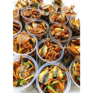 Cá chỉ vàng rim lá chanh