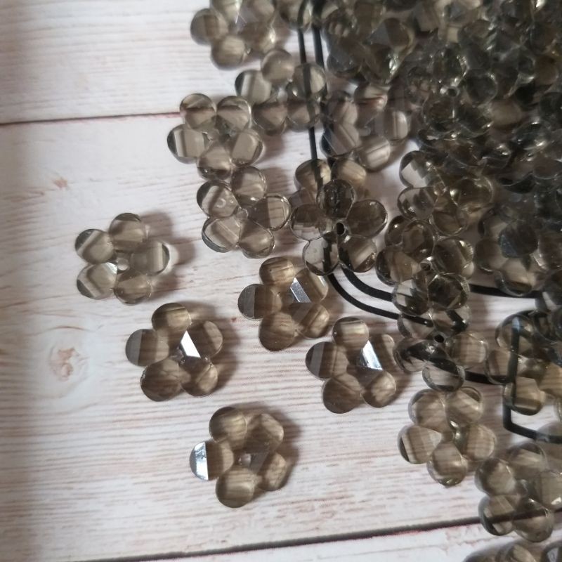 Đá hoa mai trang trí ,size 1cm (100 hoa)