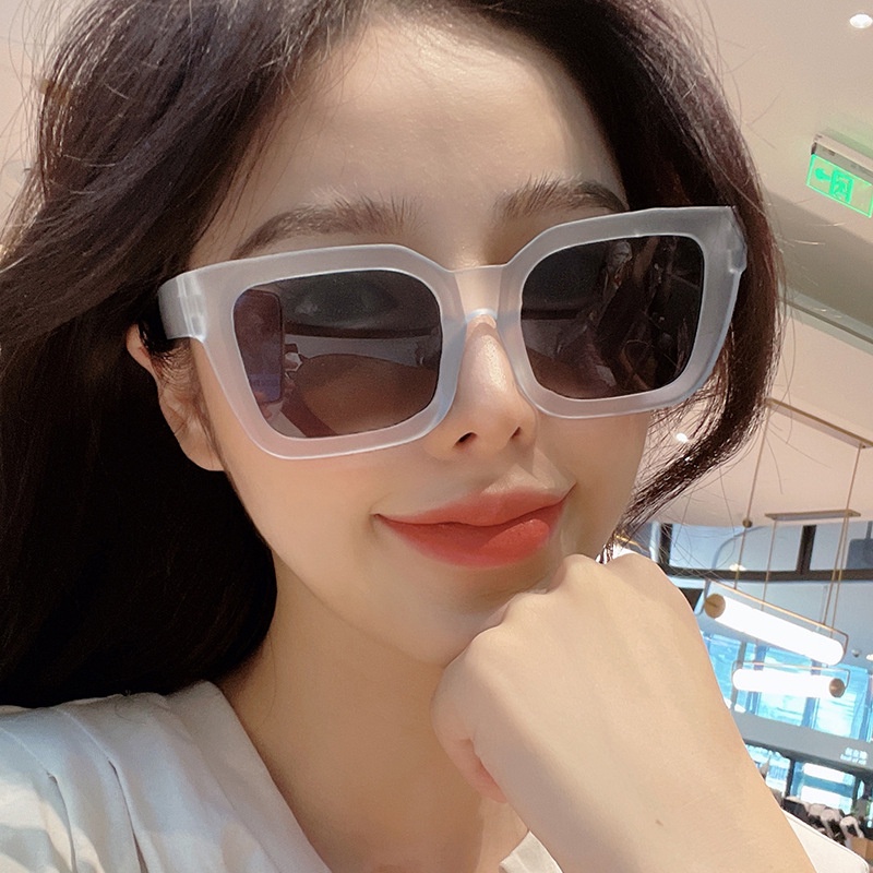 Kính mát trong suốt chống tia UV400 phong cách Hàn Quốc sành điệu