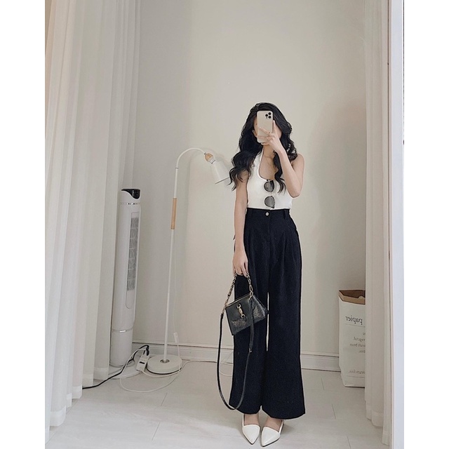 Áo cổ yếm có mút ngực samhyewear