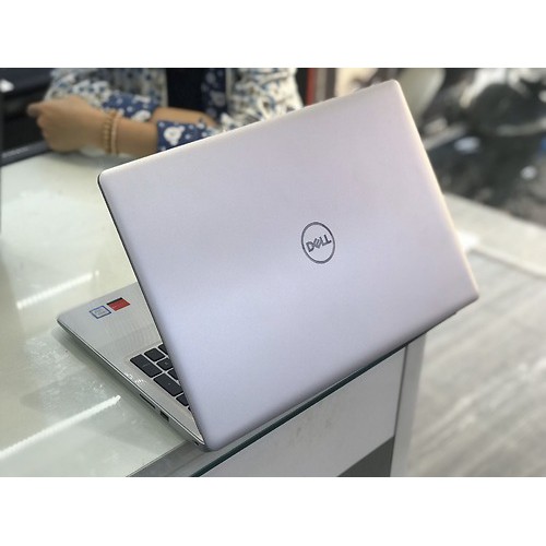 Laptop Dell Inspiron N5570