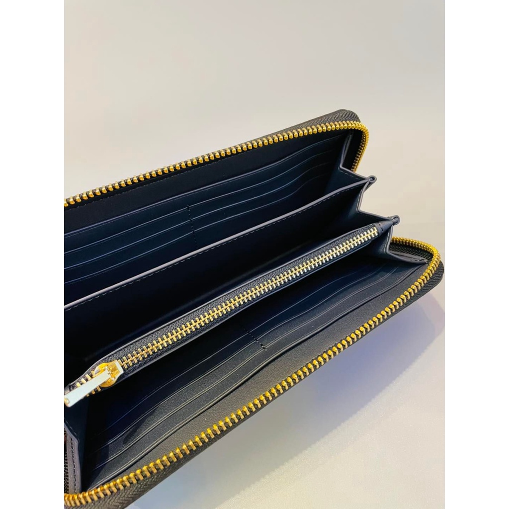 Vi Coach wallet