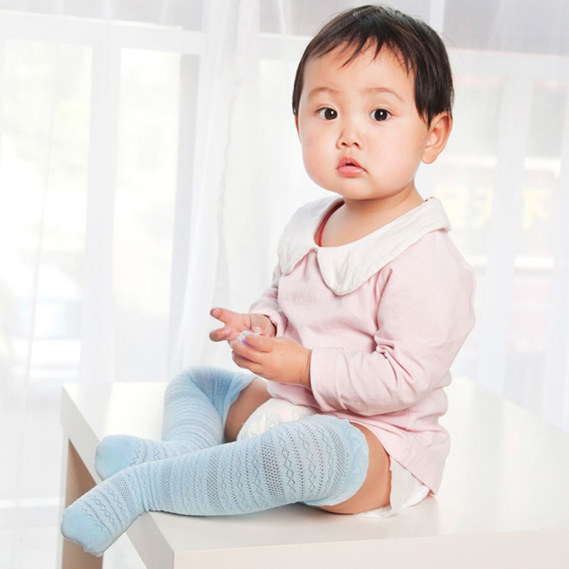 Đôi tất cotton cổ cao xinh xắn cho bé