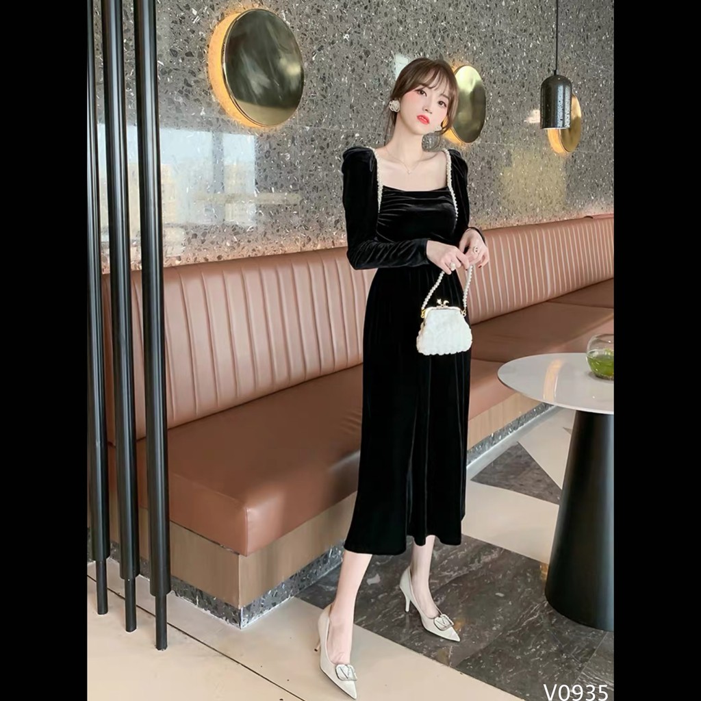 Đầm Nhung Dáng Dài Viền Ngọc Trai LSEOUL V0935 Sang Trọng Nữ Tính