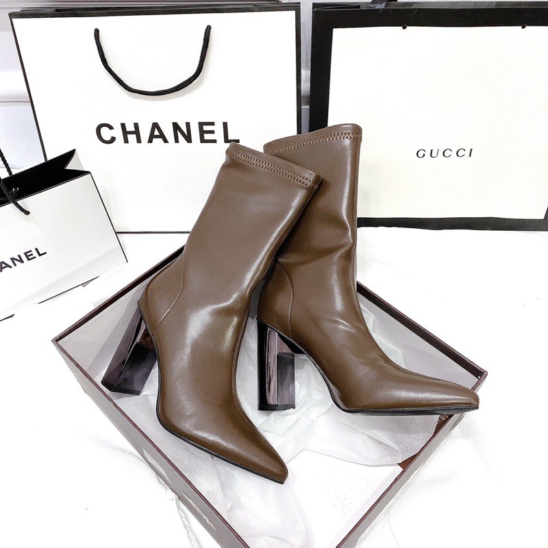 Bốt da mờ gót gương