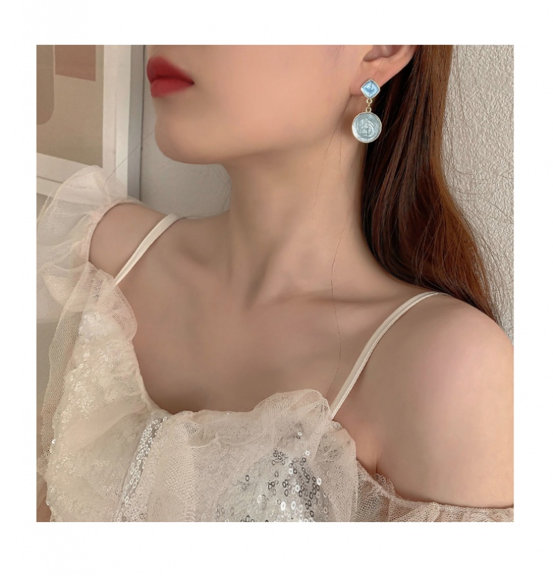 Khuyên Tai Nữ Dáng Dài Tạo Hình Độc Đáo