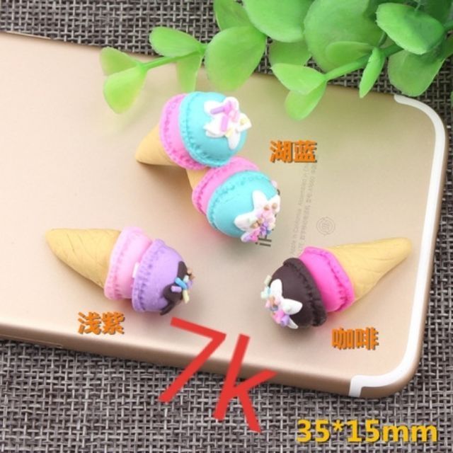 Charm kem ốc quế