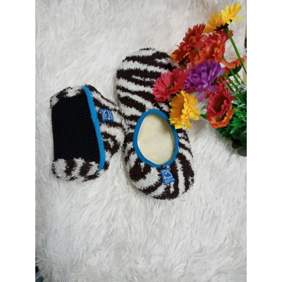 Dép đi trong nhà chất liệu lông mềm mịn không trơn trượt