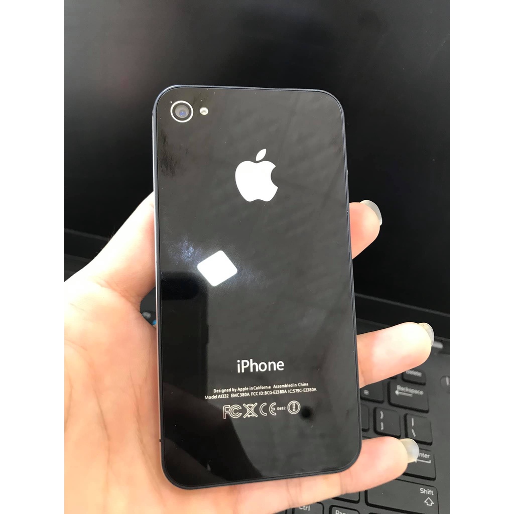 [Mã 2611DIENTU500K hoàn 7% đơn 300K] Điện thoai ip 4s chạy ios 6 , quốc tế ( tặng cáp và dán sẵn cương lực ) | BigBuy360 - bigbuy360.vn