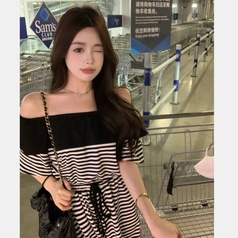 Jumpsuit Dáng Rộng Hoạ Tiết Kẻ Sọc Thiết Kế Hợp Thời Trang Cho Phái Nữ