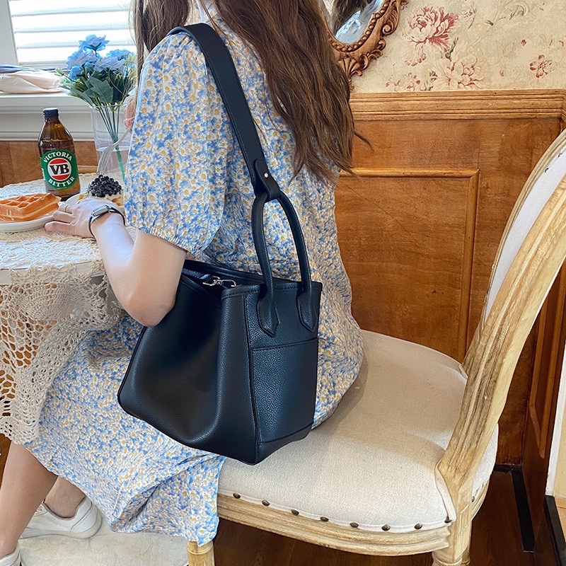 (Có sẵn Đen/Trắng) Túi bucket bag túi đeo chéo size lớn da sần nhẹ kiểu dáng ulzzang Hàn quốc MS9442