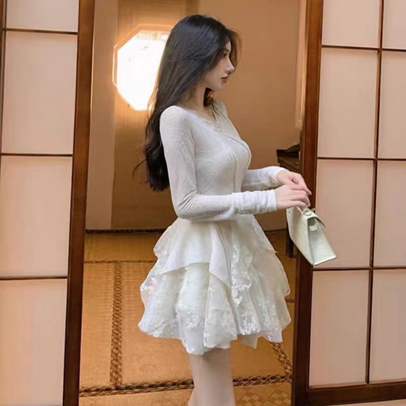 JaneQ Đầm tiểu thư tay dài xòe voan thêu hoa