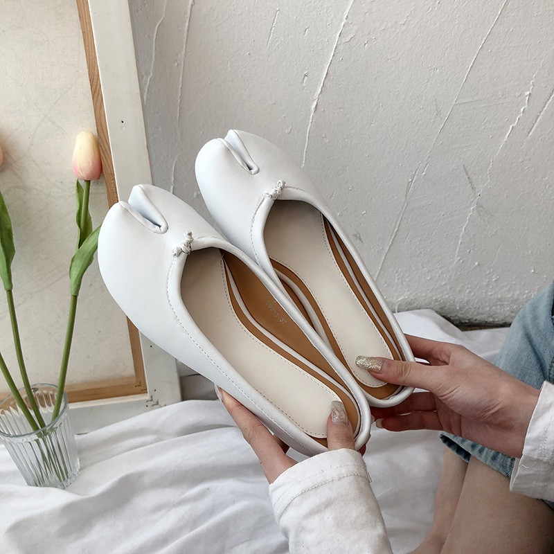 Giày sục mũi thiết kế độc đáo đế bằng cho nữ | BigBuy360 - bigbuy360.vn