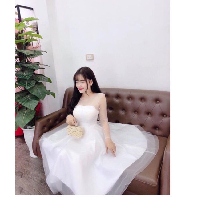 -váy trắng tiêu thư