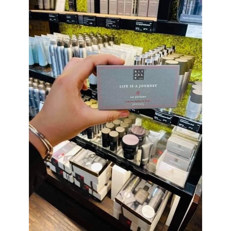 NƯỚC HOA Ô TÔ RITUALS CHẢNH VÔ CÙNG  SET GỒM 1 THANH KÈM HAI LÕI SÁP NƯỚC HOA DÙNG NỬA NĂM MỚI HẾT