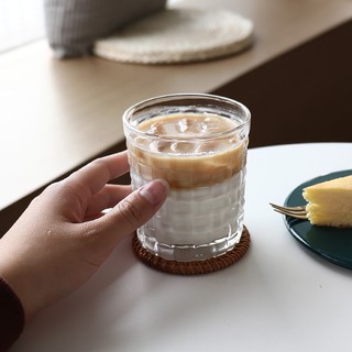 Ly thuỷ tinh hoạ tiết mây tre đan