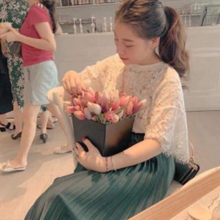 Chân váy xếp ly dáng dài