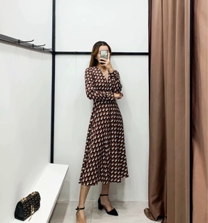 VÁY SƠ MI XOÈ CỔ V MANGO