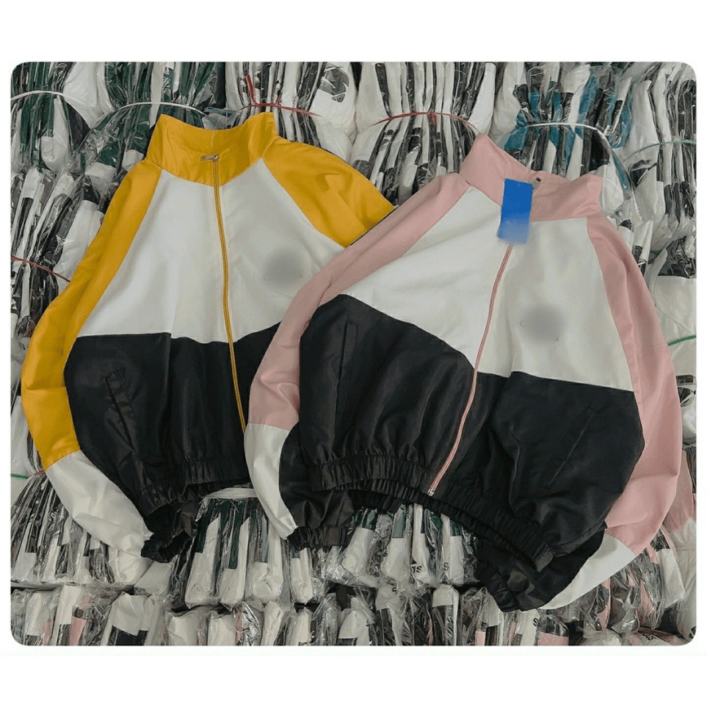 Áo Khoác Dù Nữ Form Lửng In Chữ Cực Xinh Mẫu Mới Cực HOT  - ĐĂNG QUANG CLOTHER