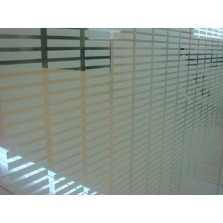Giấy dán kính hay còn gọi là  ( Decal ) dán kính sọc trắng nhỏ  khổ rộng 90cm