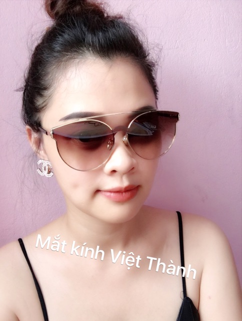 Kính Nâu Tây sang chảnh