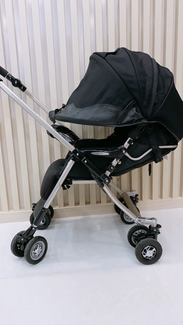 [ Siêu tiết kiệm 50% ] Xe đẩy Nhật thanh lý cho bé Aprica Laurra Quattro Guild 2 chiều siêu nhẹ
