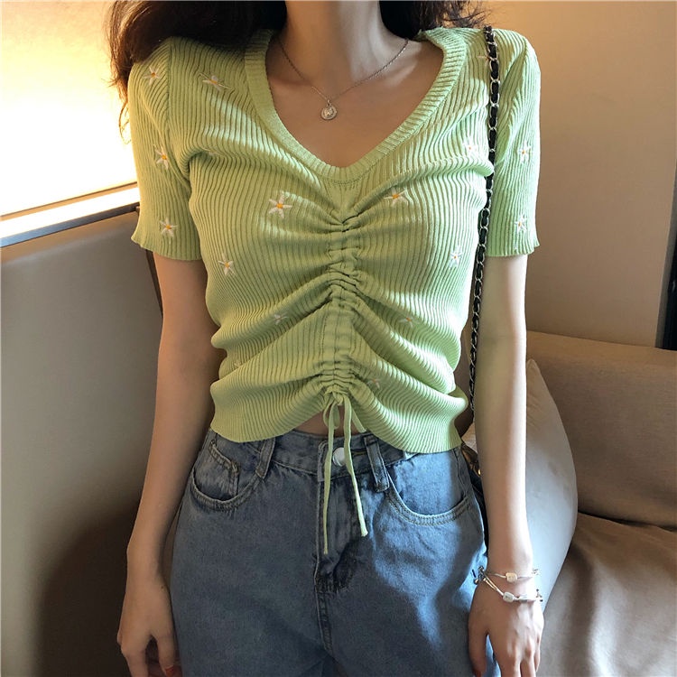 AMOI Áo Thun Dệt Kim Tay Ngắn Cổ Chữ V Thêu Hoa Phối Dây Rút Thời Trang 2022 Cho Nữ