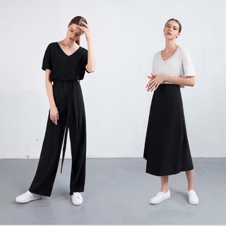 Áo thun basic cổ V (Trắng - Đen)