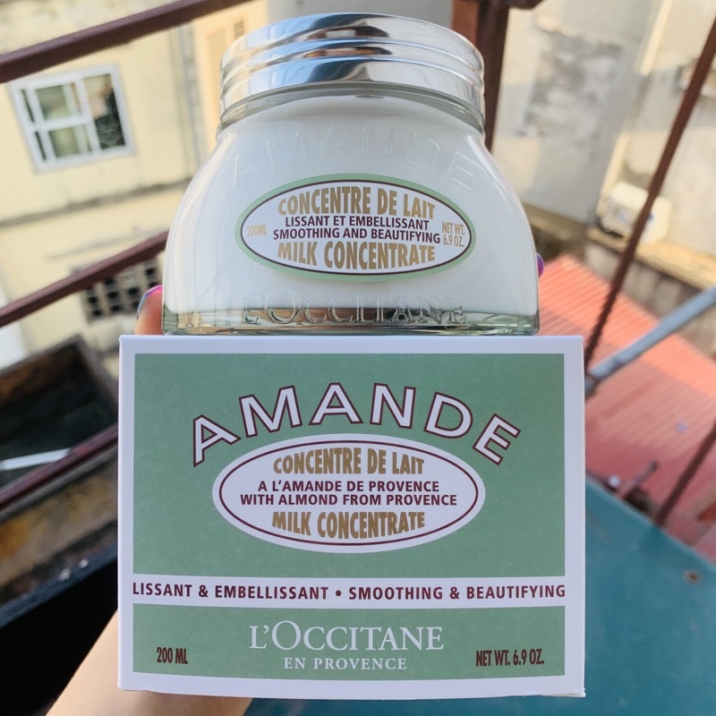 Kem dưỡng thể L'Occitane Almond Milk