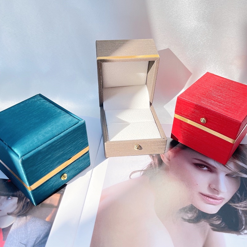 Hộp đựng nhẫn nhiều màu cao cấp MINA JEWELRY