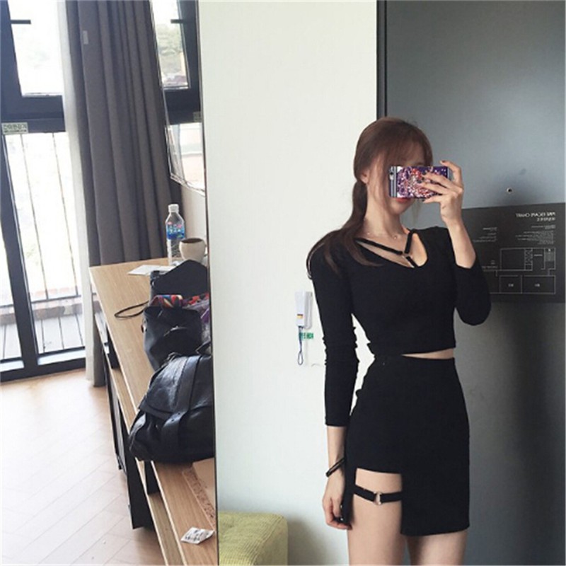 Chân váy lưng cao xẻ đùi trơn màu đen | BigBuy360 - bigbuy360.vn