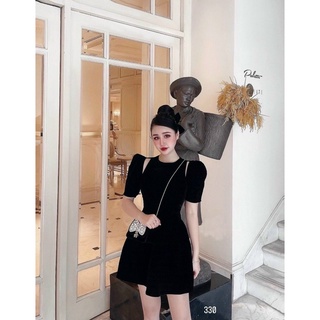 ĐẦM NHUNG KHOÉT VAI