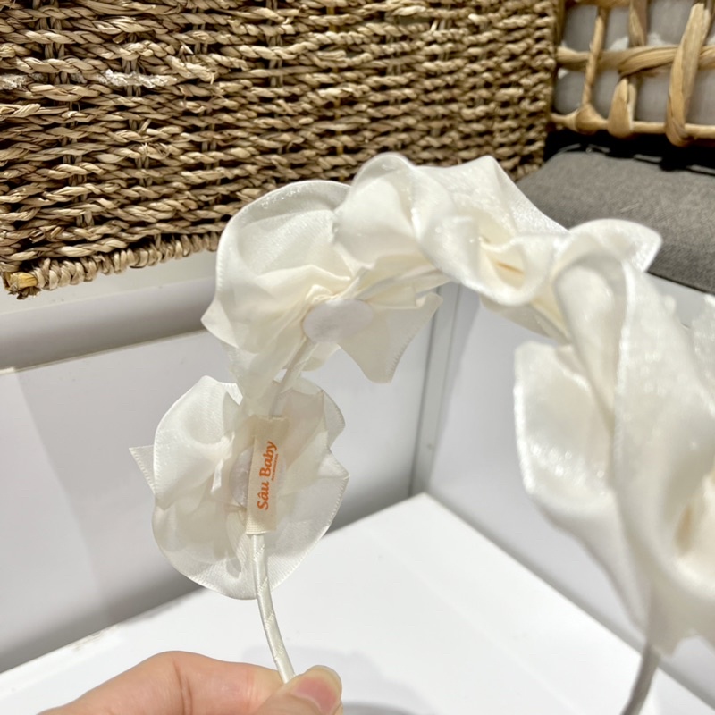 Bờm kẹp tóc hoa voan handmade đính hạt trai công chúa cho bé gái