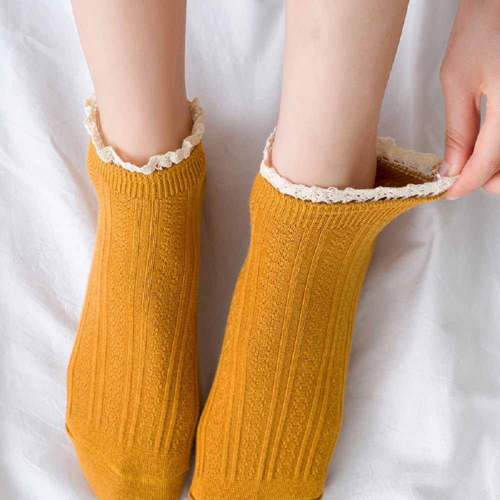 Đôi vớ ngắn bằng vải cotton phối ren nhún bèo màu kẹo dễ thương dành cho nữ