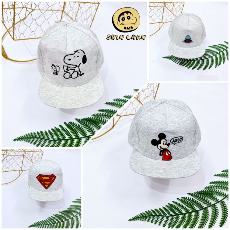 (9 Mẫu) 6 tháng đến 4 tuổi - Mũ lưỡi trai vuông bé trai -Nón Snap HM Xuất dư mẫu màu ghi sáng trắng Mickey+Chó HM