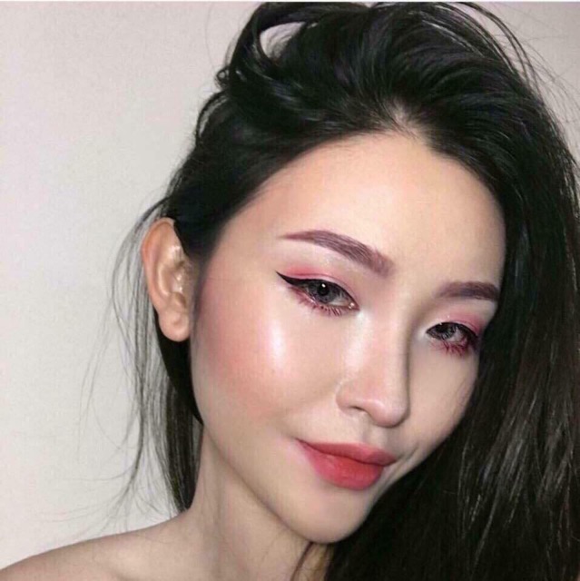 Phấn bắt sáng catrice high glow