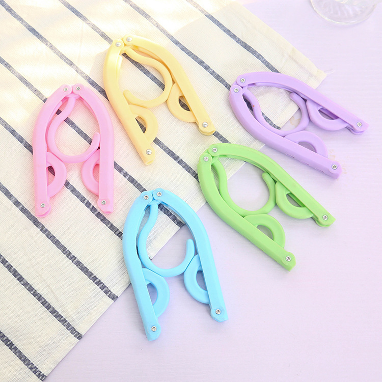 Móc áo nhựa có thể gấp gọn chống trượt đa năng tiện dụng khi đi du lịch