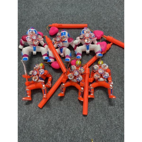 Lồng đèn trung thu Siêu Nhân Điện Quang có chong chóng in hình nhân vật hoạt hình