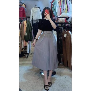 Chân váy xếp ly kèm đai