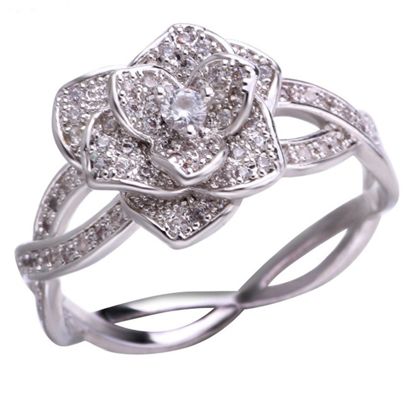 Nhẫn đính đá thanh lịch dành cho nữ