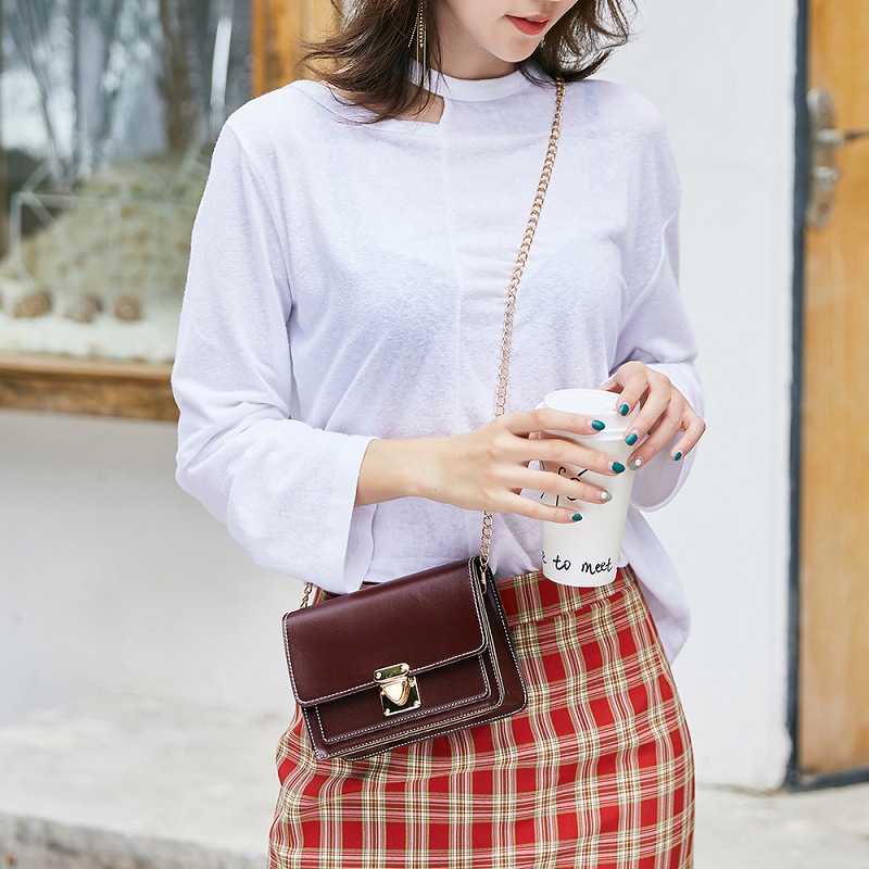 IELGY Túi đeo chéo dáng vuông cỡ nhỏ phối dây xích phong cách thời trang cho phái nữ