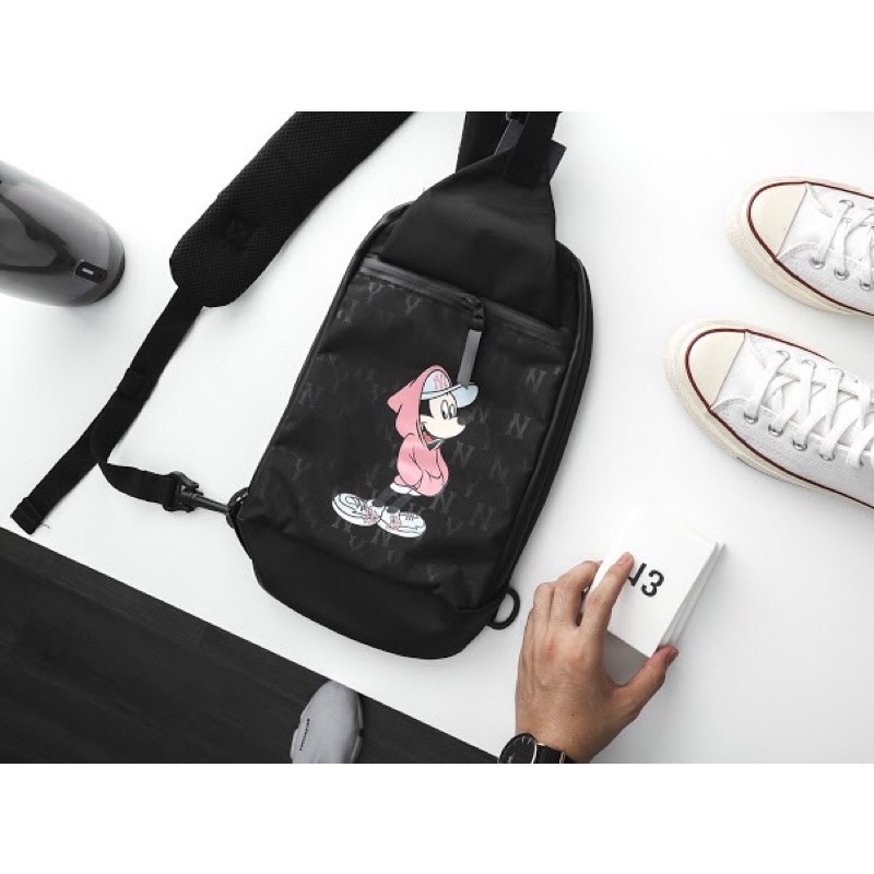 Túi đeo chéo mickey phối da 2 mẫu SALE mạnh