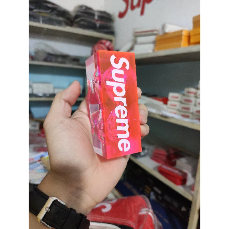 Đồng hồ cát Supreme