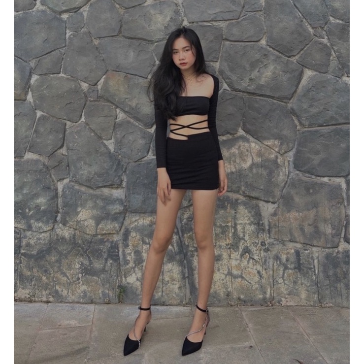 LESOVUR | Set áo crop-top tay dài & miniskirt