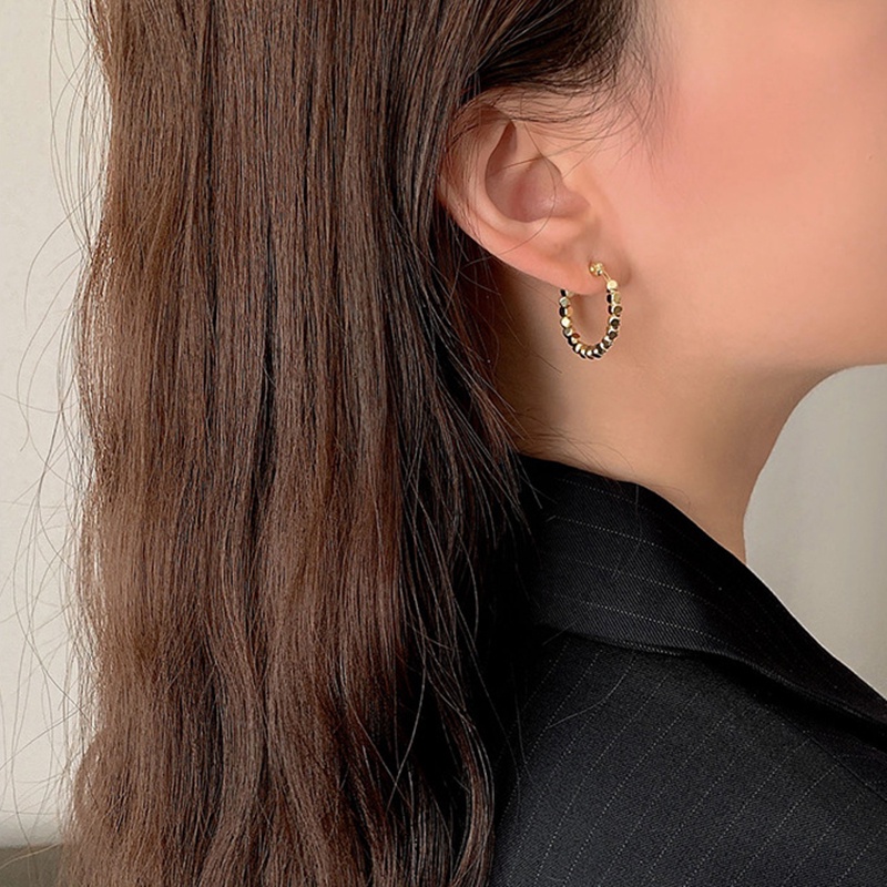 Khuyên Tai Vòng Gắn Hạt Tròn Màu Vàng Cổ Điển Đơn Giản Thời Trang Dự Tiệc Cho Nữ