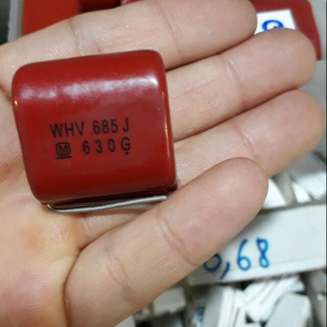 10 Tụ 685J 630V