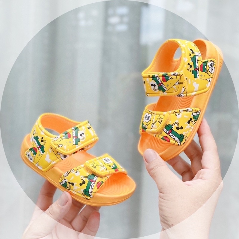 Sandal siêu nhẹ có bé trai và bé gái