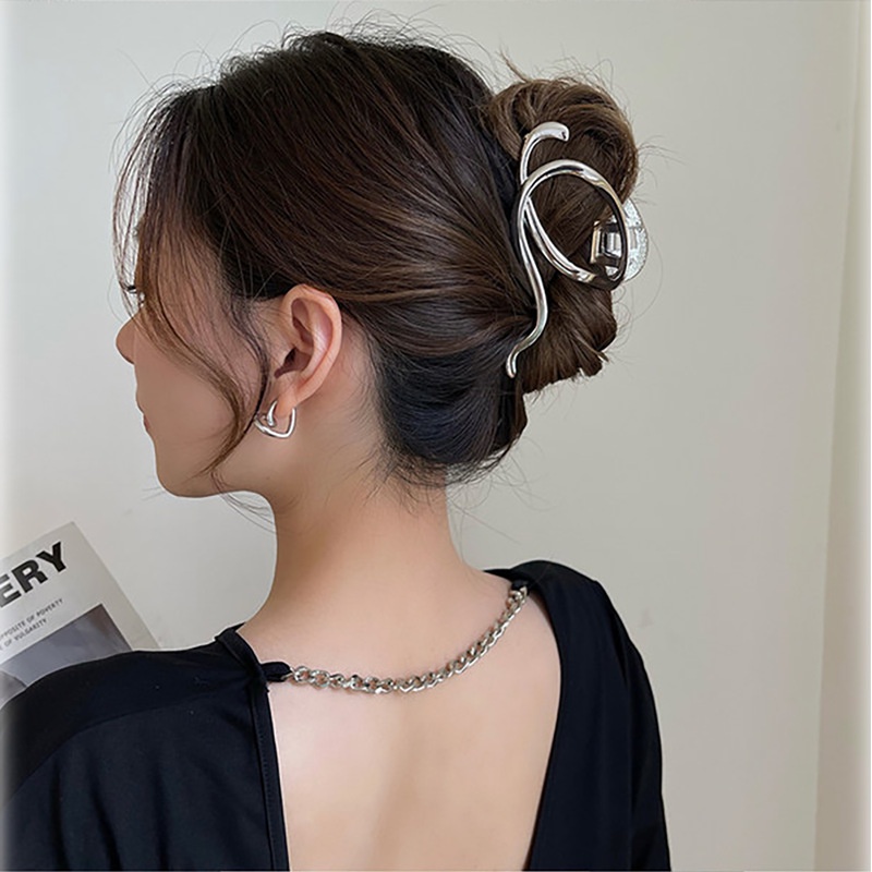 Kẹp Tóc Hình Cá Mập Bằng Kim Loại