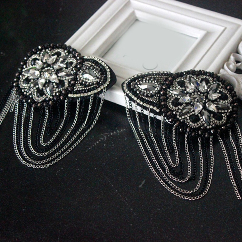 Miếng Đệm Vai Đính Đá Phối Dây Xích Tua Rua Phong Cách Vintage