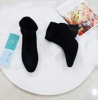 Boots cao cổ, gót 5cm, da lộn cực mềm